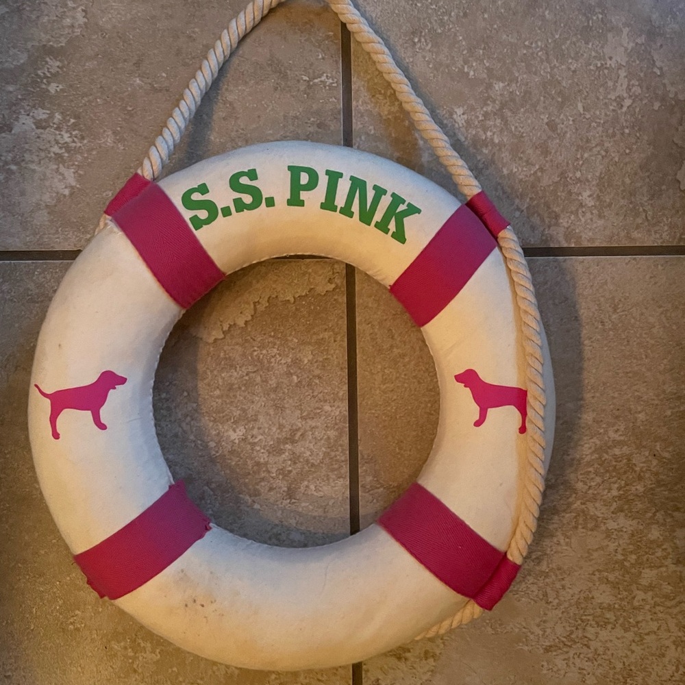 VICTORIA'S SECRET LIFE PRESERVER PROP DISPLAY